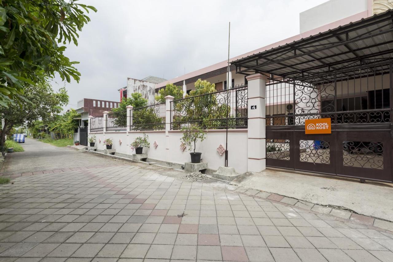 Koolkost Syariah Near Upn Veteran Hotel Medokanayu Kültér fotó