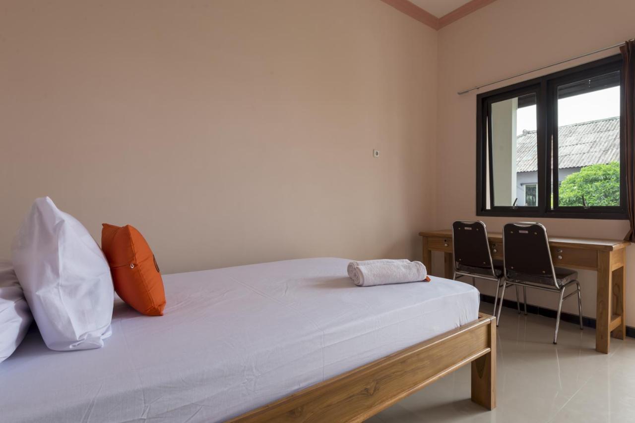 Koolkost Syariah Near Upn Veteran Hotel Medokanayu Kültér fotó