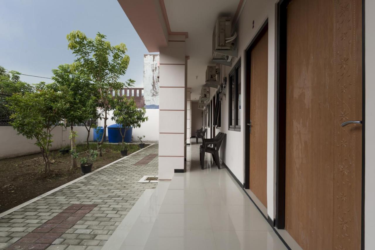 Koolkost Syariah Near Upn Veteran Hotel Medokanayu Kültér fotó